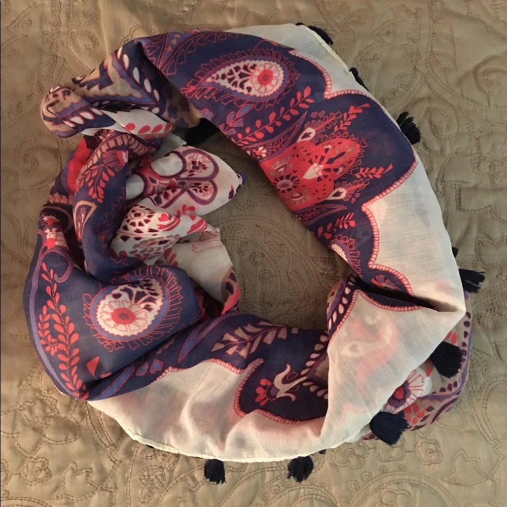 Scarf Accessory - Picture 2 of 4